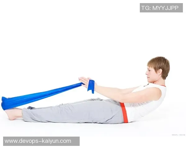 增强背肌力量提升足球运动表现的有效训练方法探讨